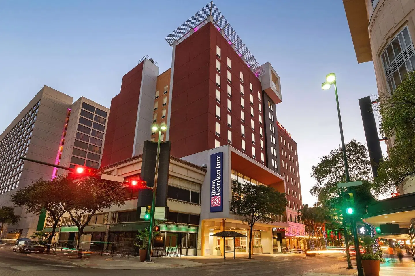 Hilton Garden Inn San Antonio Downtown EXTERIOR