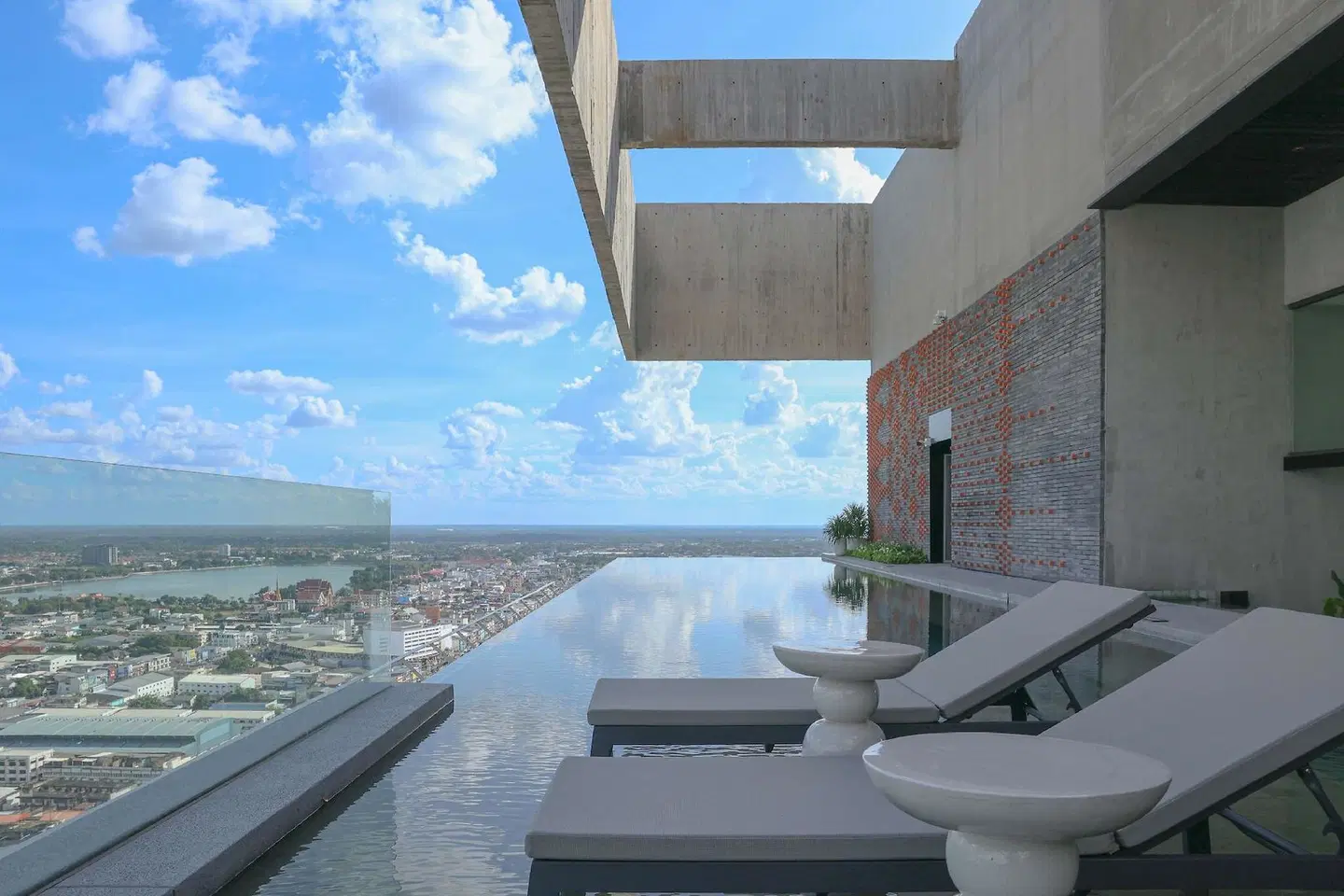 Ad Lib Hotel Khon Kaen TERRACE