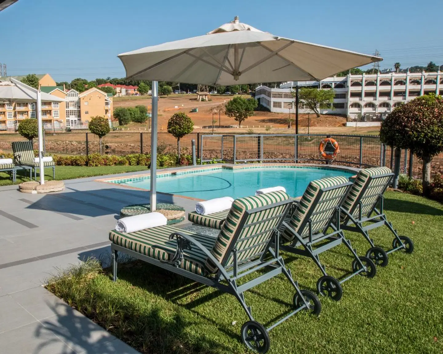 City Lodge Hotel Eastgate OUTDOOR_POOL