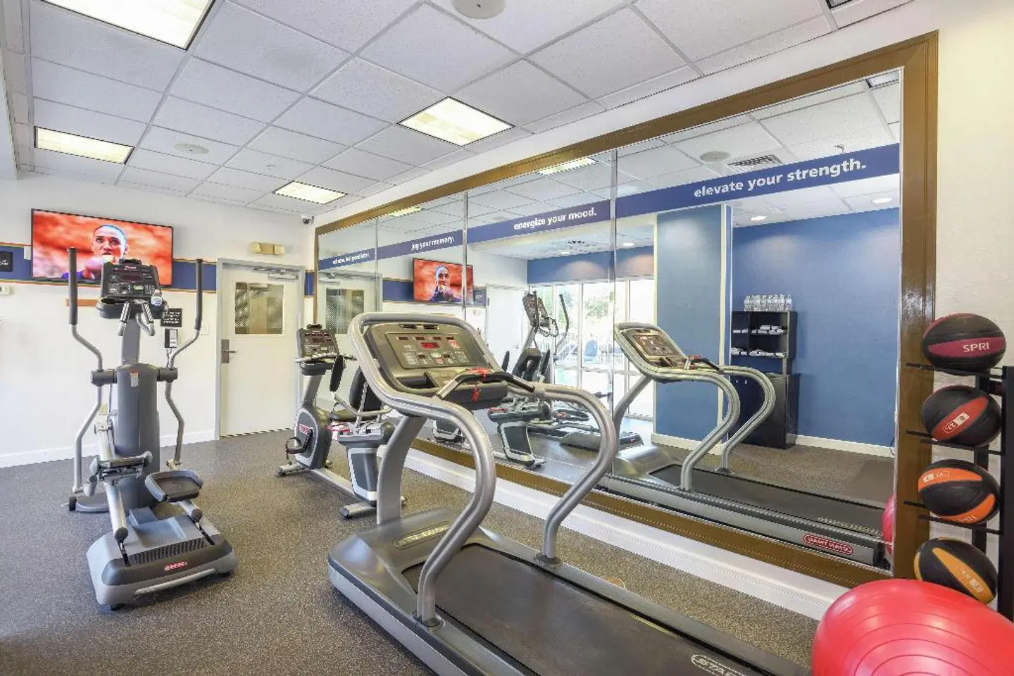 Hampton Inn Jacksonville - East Regency Square SPORTS_AND_LEISURE