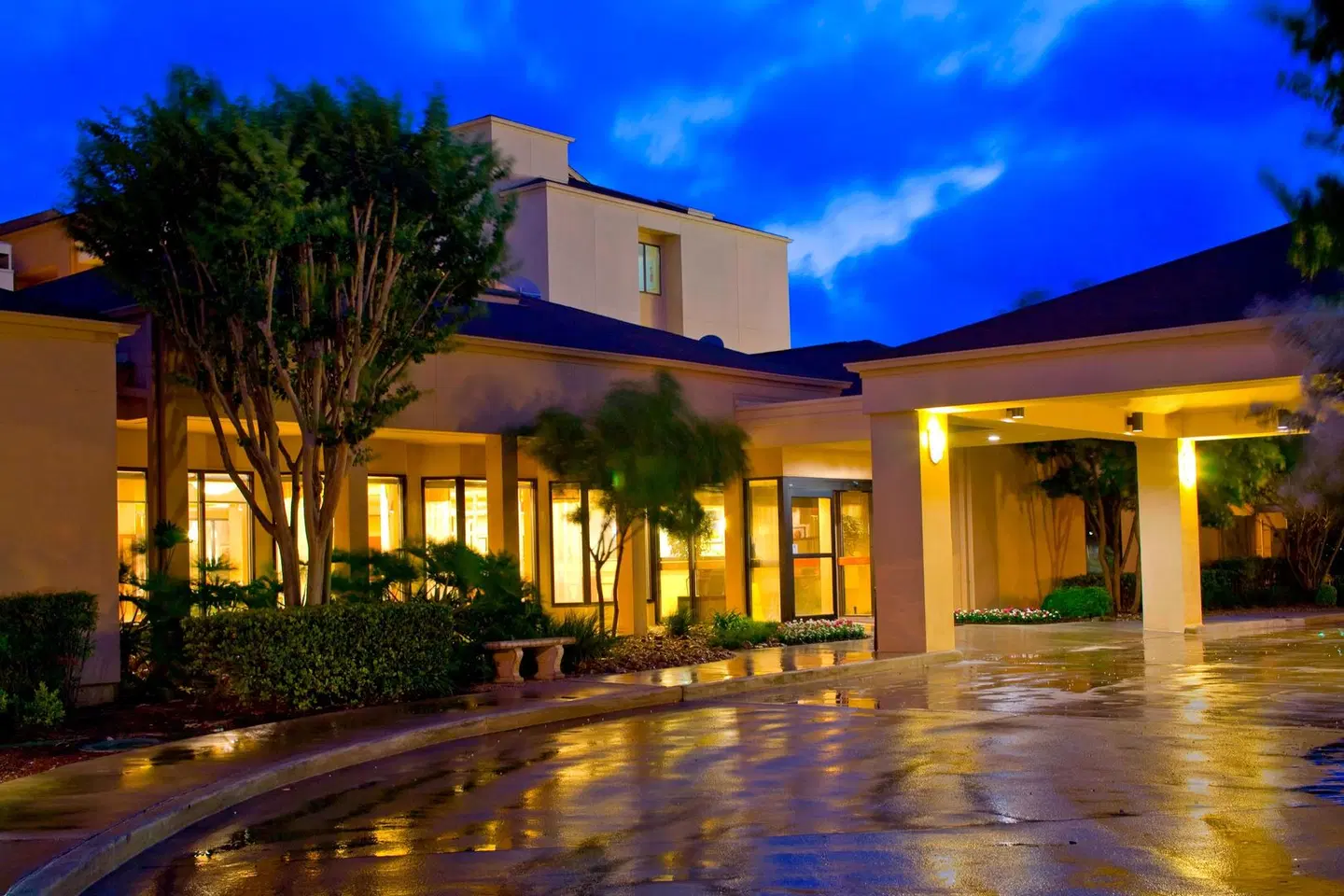 Courtyard by Marriott San Antonio Airport EXTERIOR