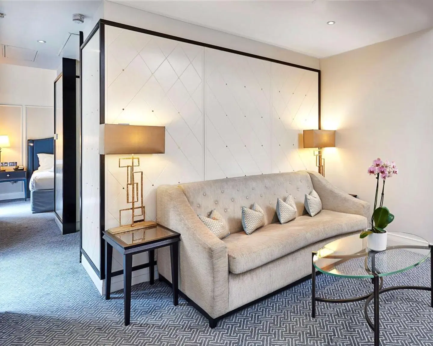 The Waldorf Hilton ROOM_EXAMPLE