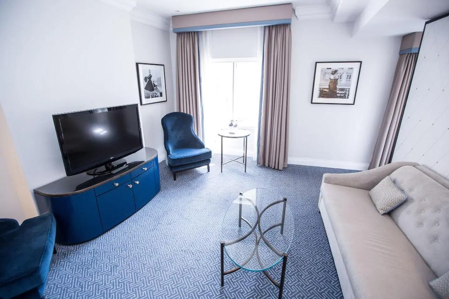 The Waldorf Hilton ROOM_EXAMPLE