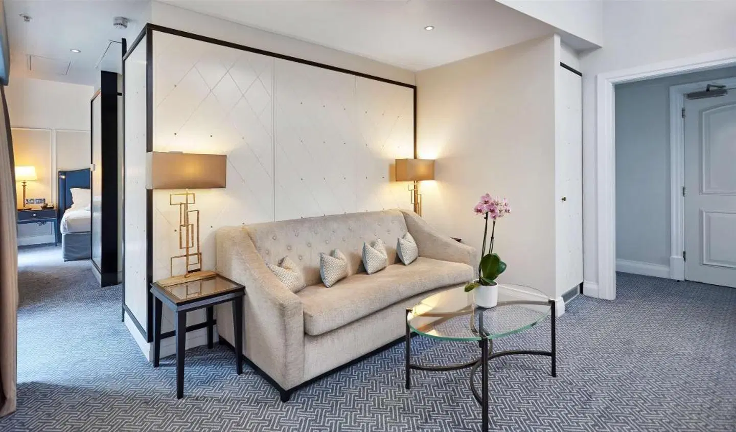 The Waldorf Hilton ROOM_EXAMPLE