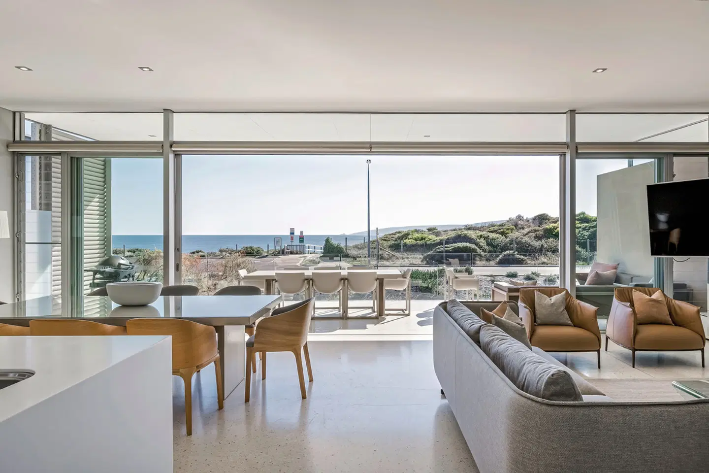 Smiths Beach Resort RESTAURANT