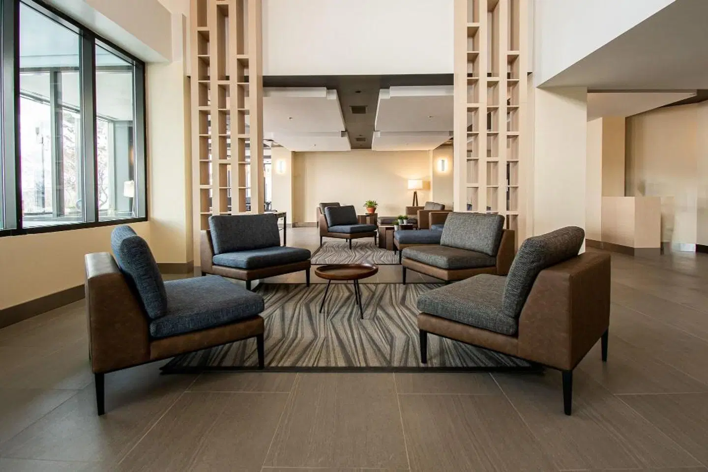 Delta Hotels by Marriott Sherbrooke Conference Centre LOUNGE_LOBBY