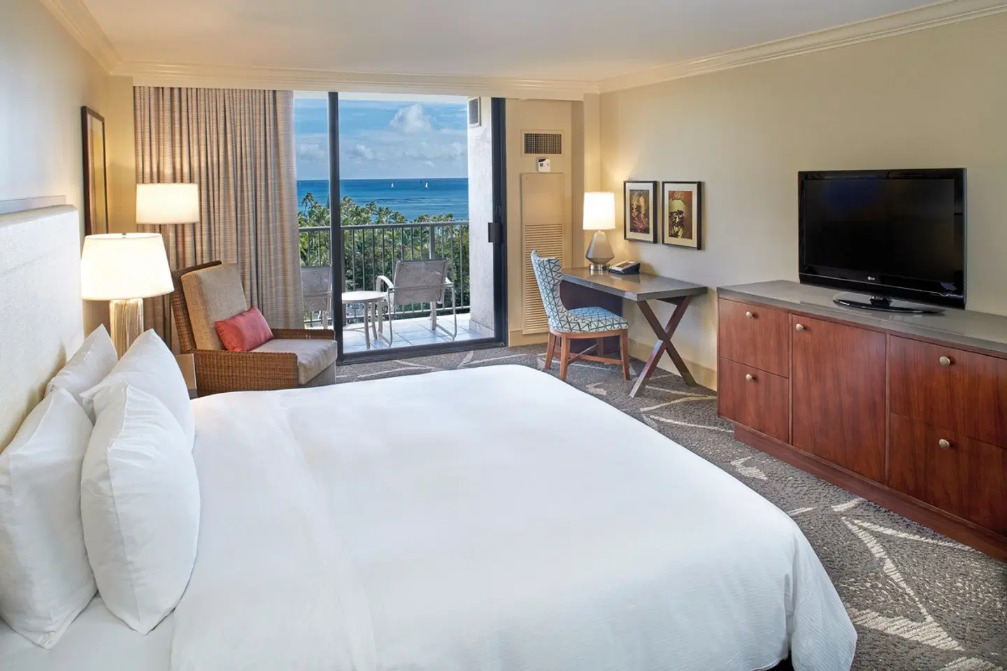 Hilton Hawaiian Village Waikiki Beach Resort ROOM_EXAMPLE