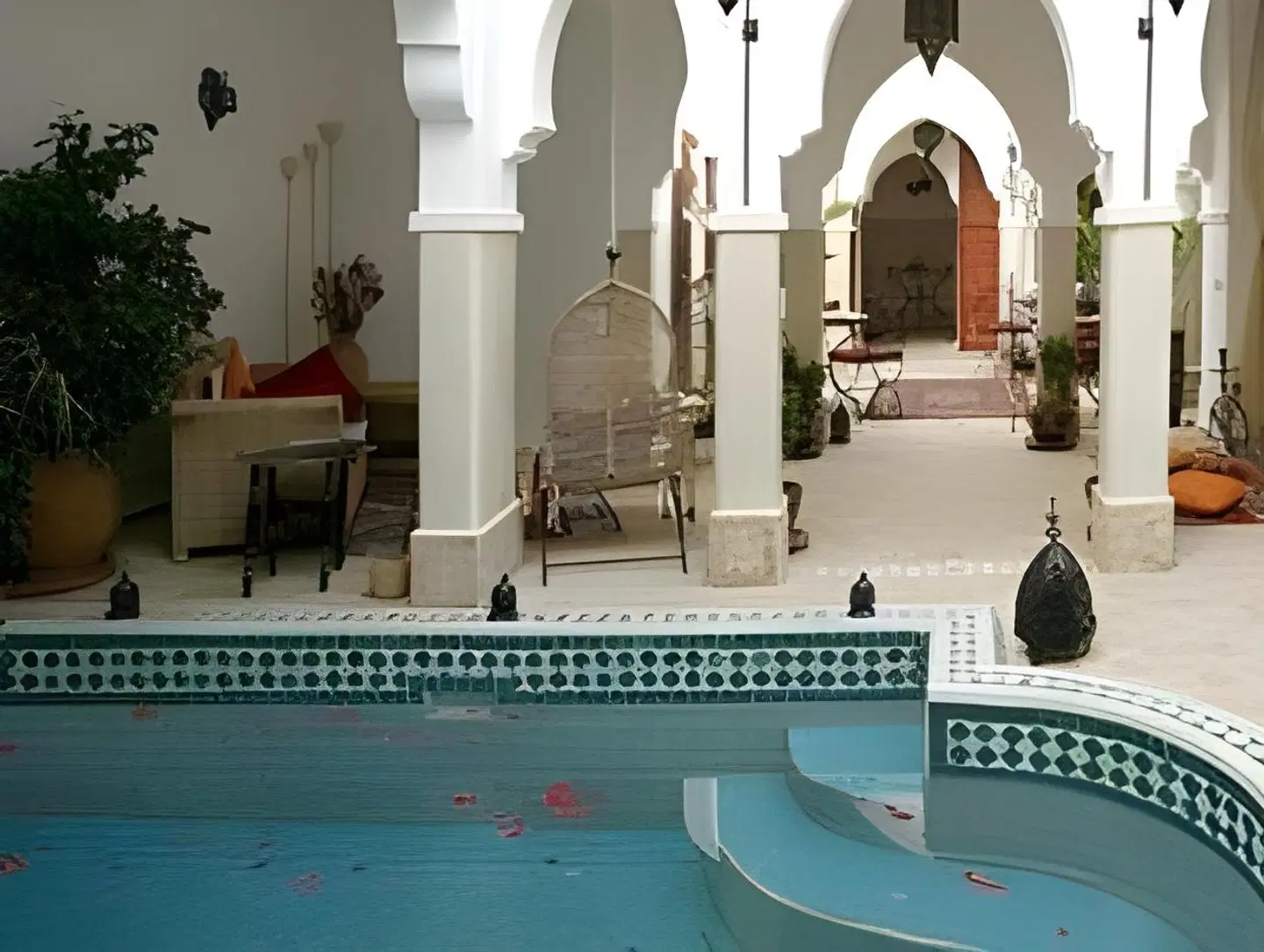 Les Jardins Mandaline Hallenbad