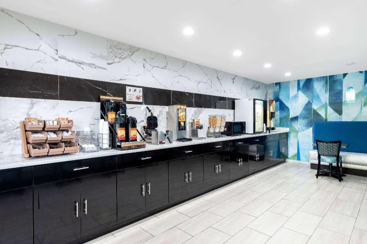 Days Inn by Wyndham Springville BAR