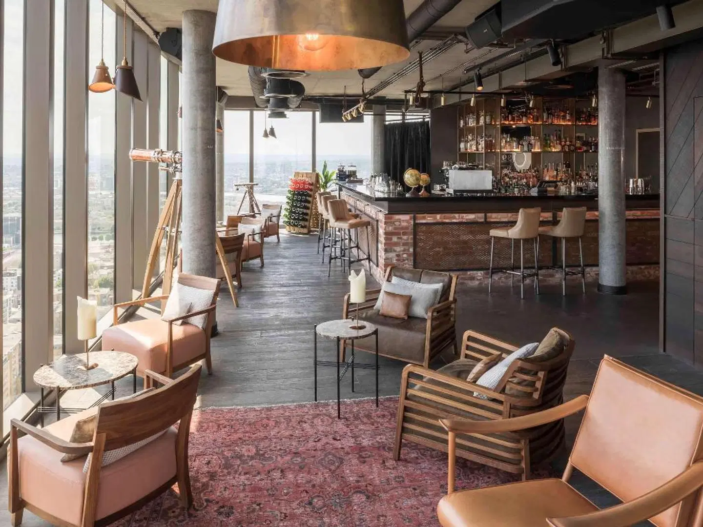 Novotel London Canary Wharf Bar