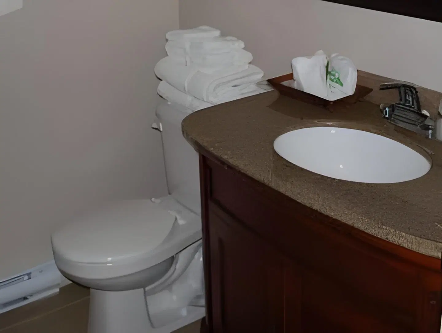 Petit Hôtel Amara BATHROOM