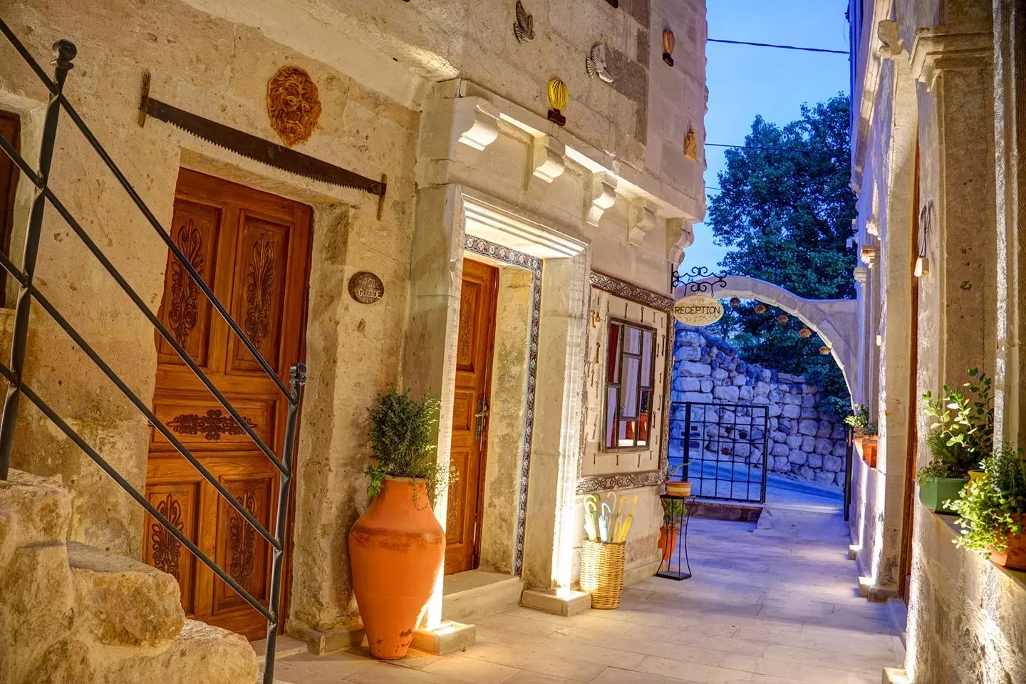 A'k-' Nare Cave Hotel -  Swimming Pool & SPA EXTERIOR