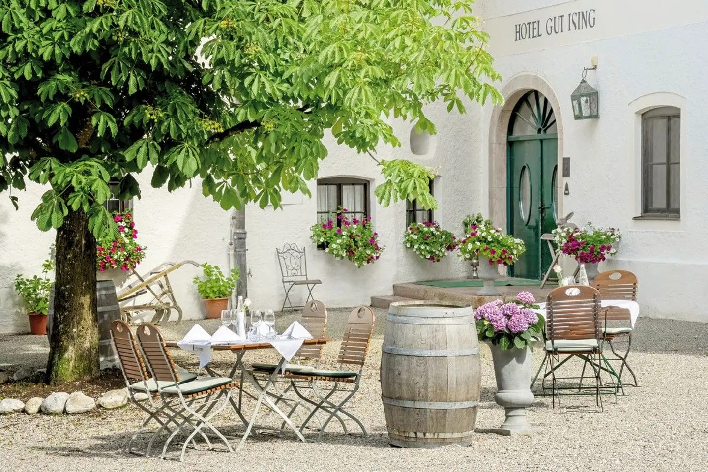 Gut Ising Chiemsee Terrasse