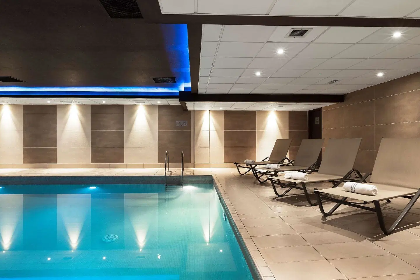 Radisson Blu Edinburgh Hallenbad