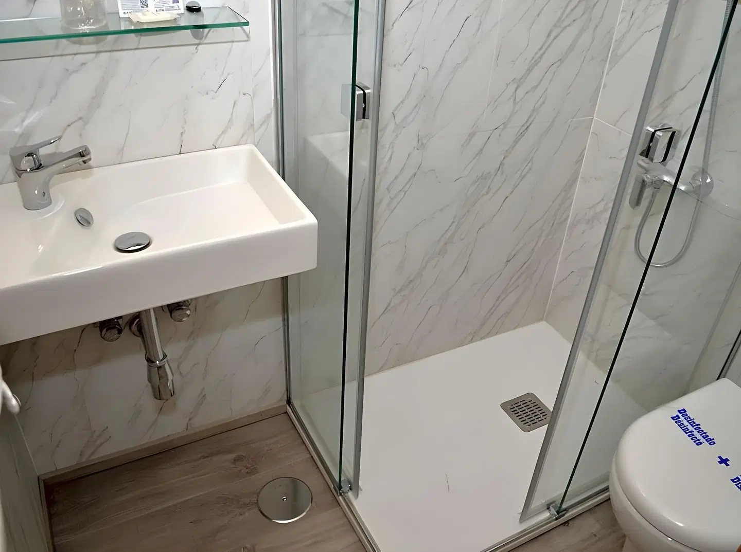 Hostal San Lorenzo Badezimmer