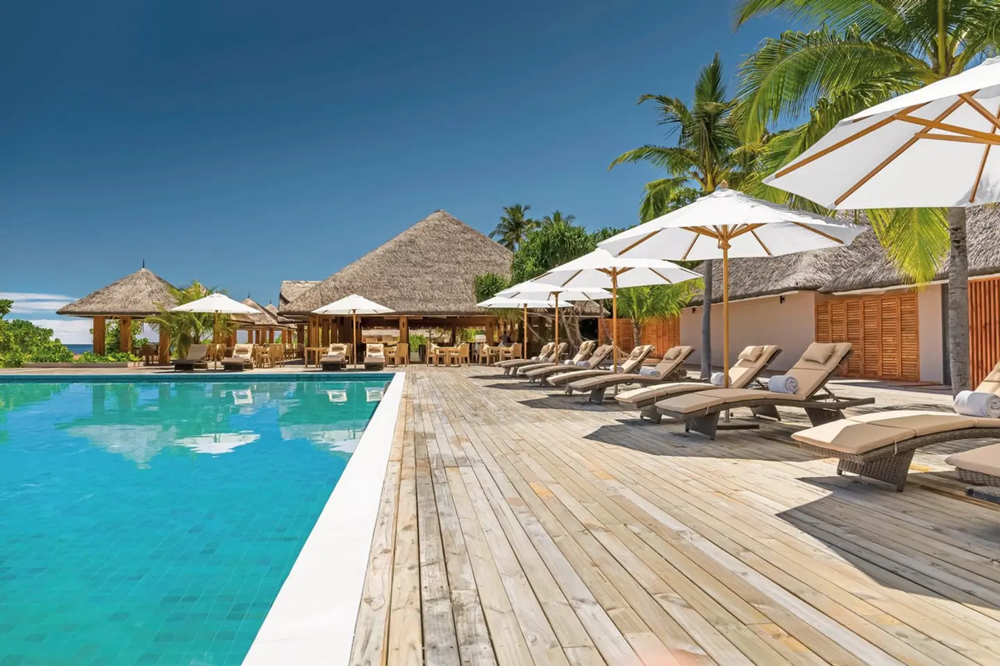 Kudafushi Resort & Spa OUTDOOR_POOL