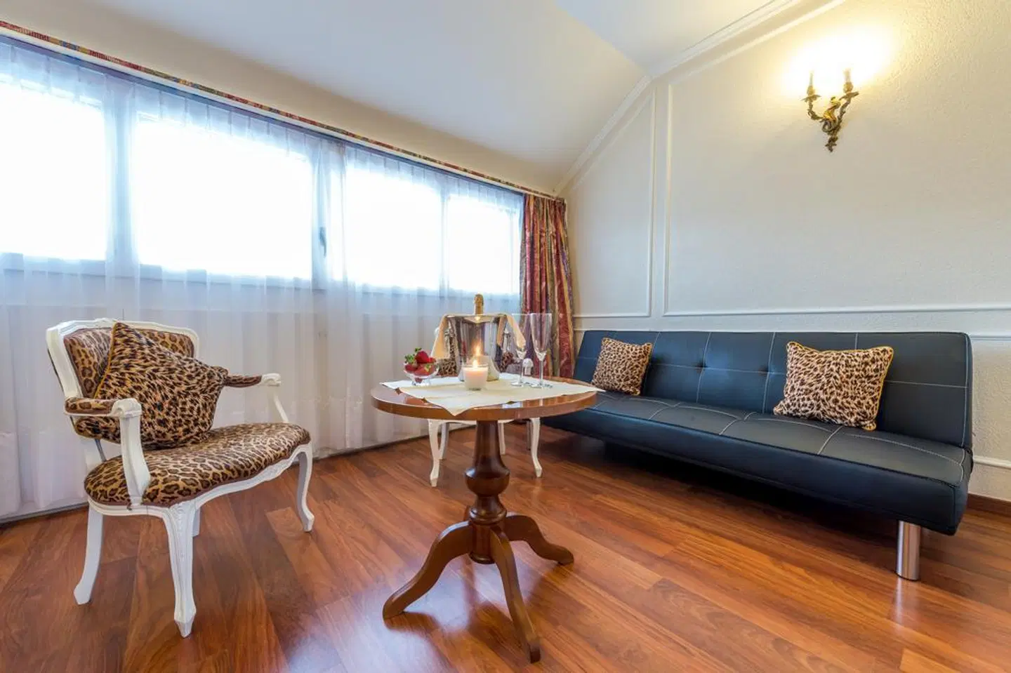 Diplomate ROOM_EXAMPLE