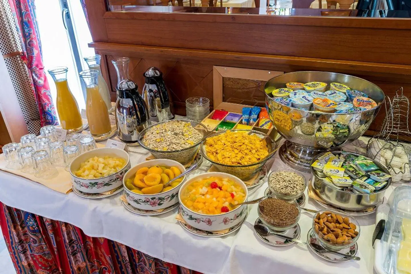 Diplomate RESTAURANT