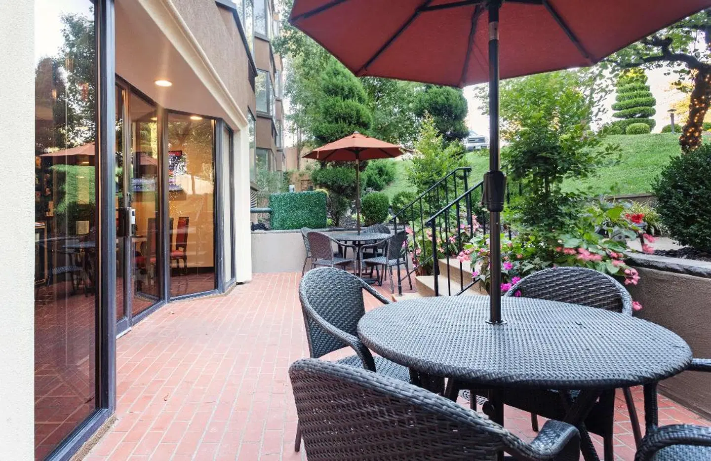 Best Western Plus Seville Plaza Hotel Terrasse