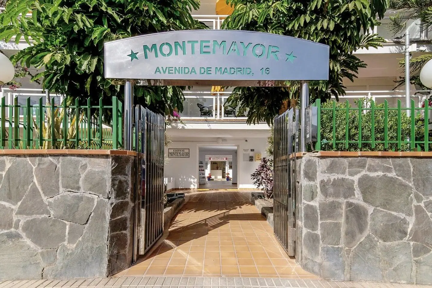 Apartamentos Montemayor EXTERIOR
