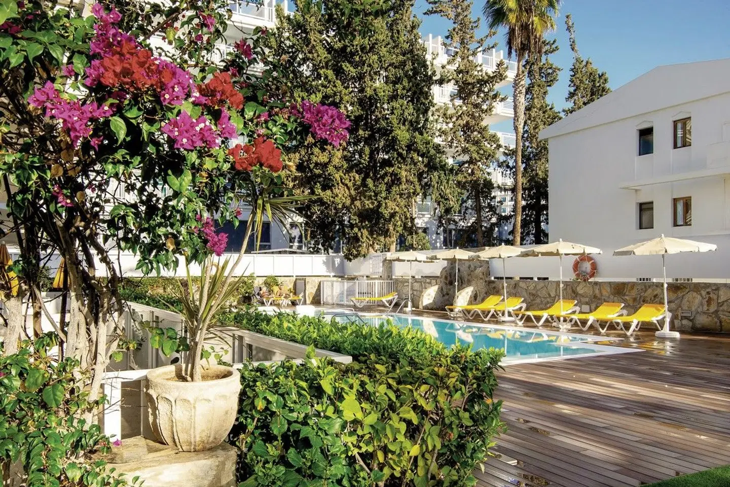 Apartamentos Montemayor Garten