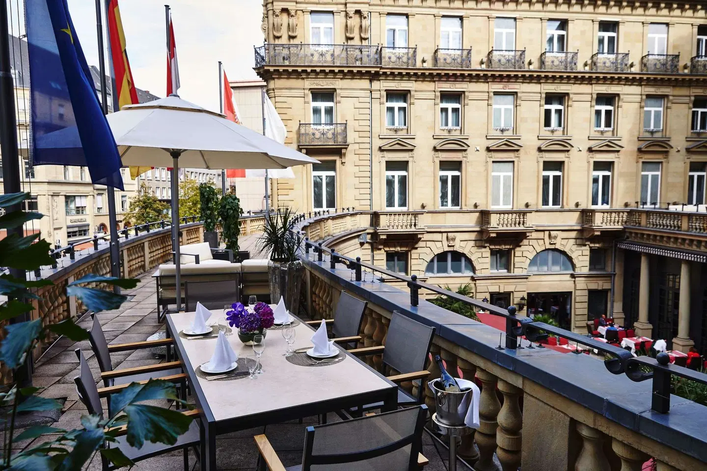 Steigenberger Icon Frankfurter Hof Terrasse