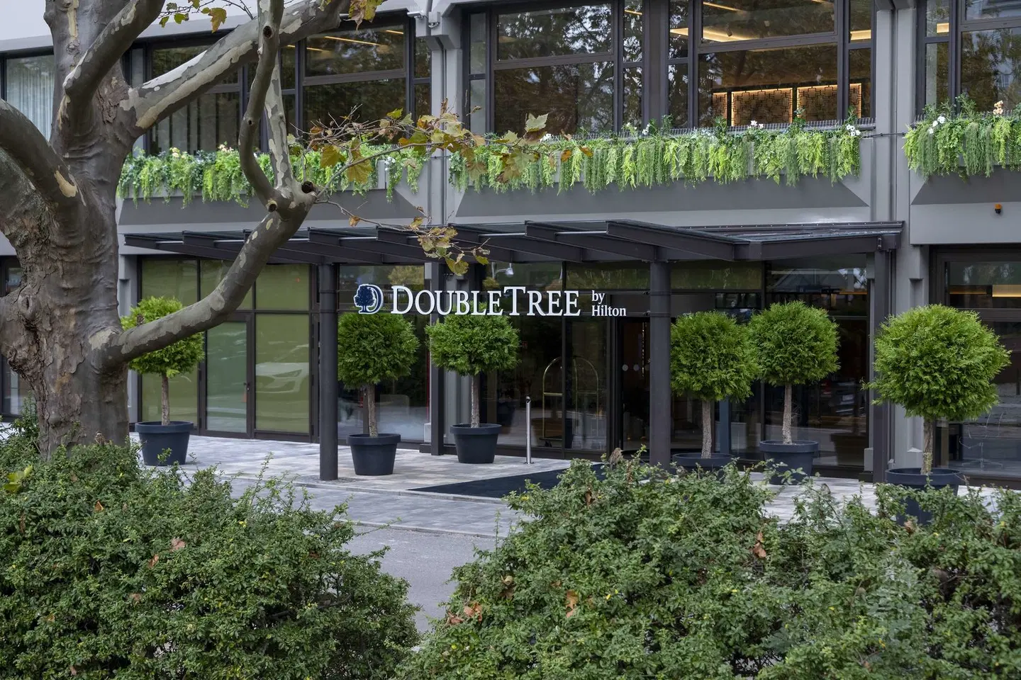 DoubleTree by Hilton Berlin Ku'damm EXTERIOR