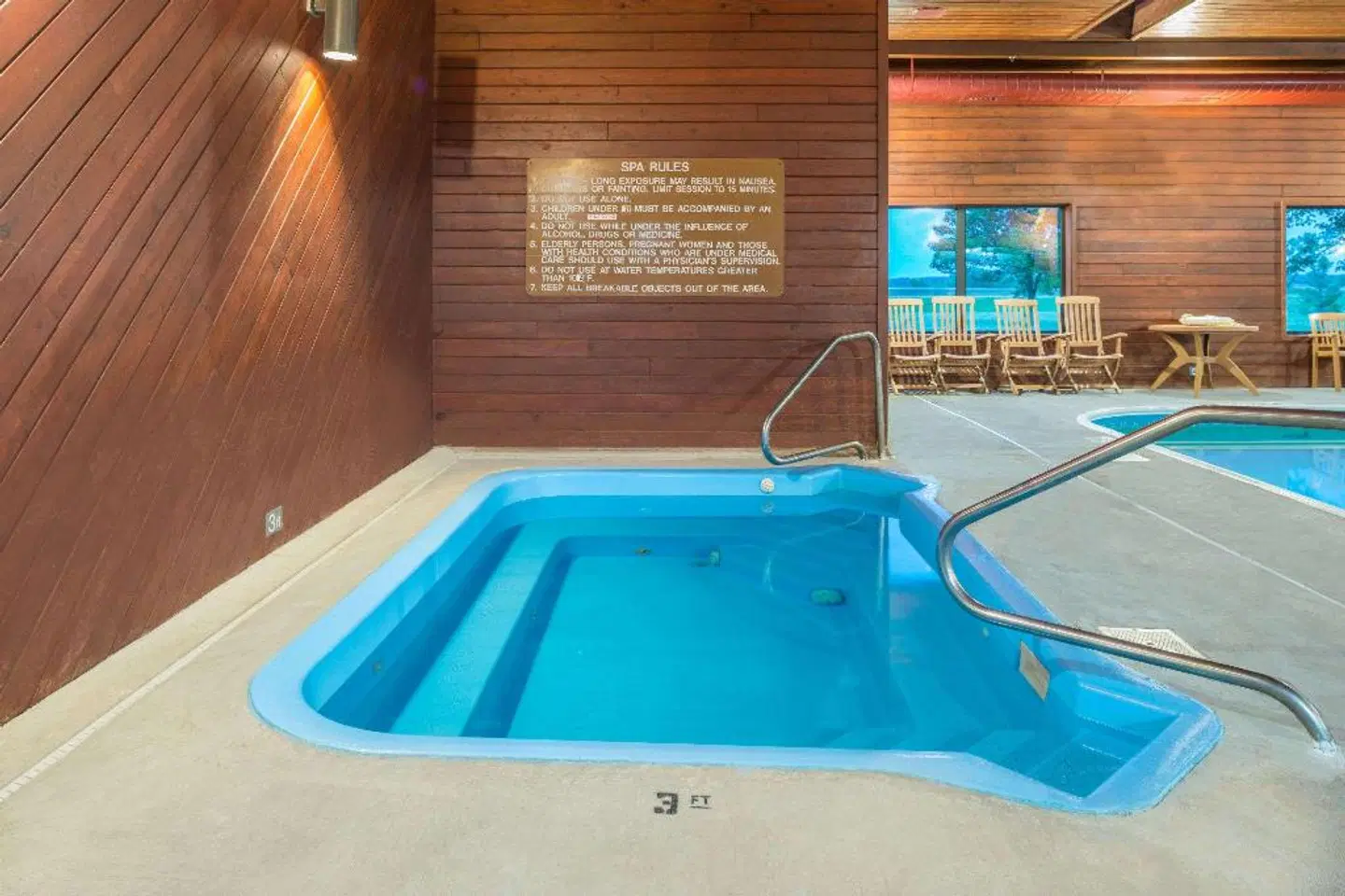 Days Inn by Wyndham Pontoon Beach INDOOR_POOL