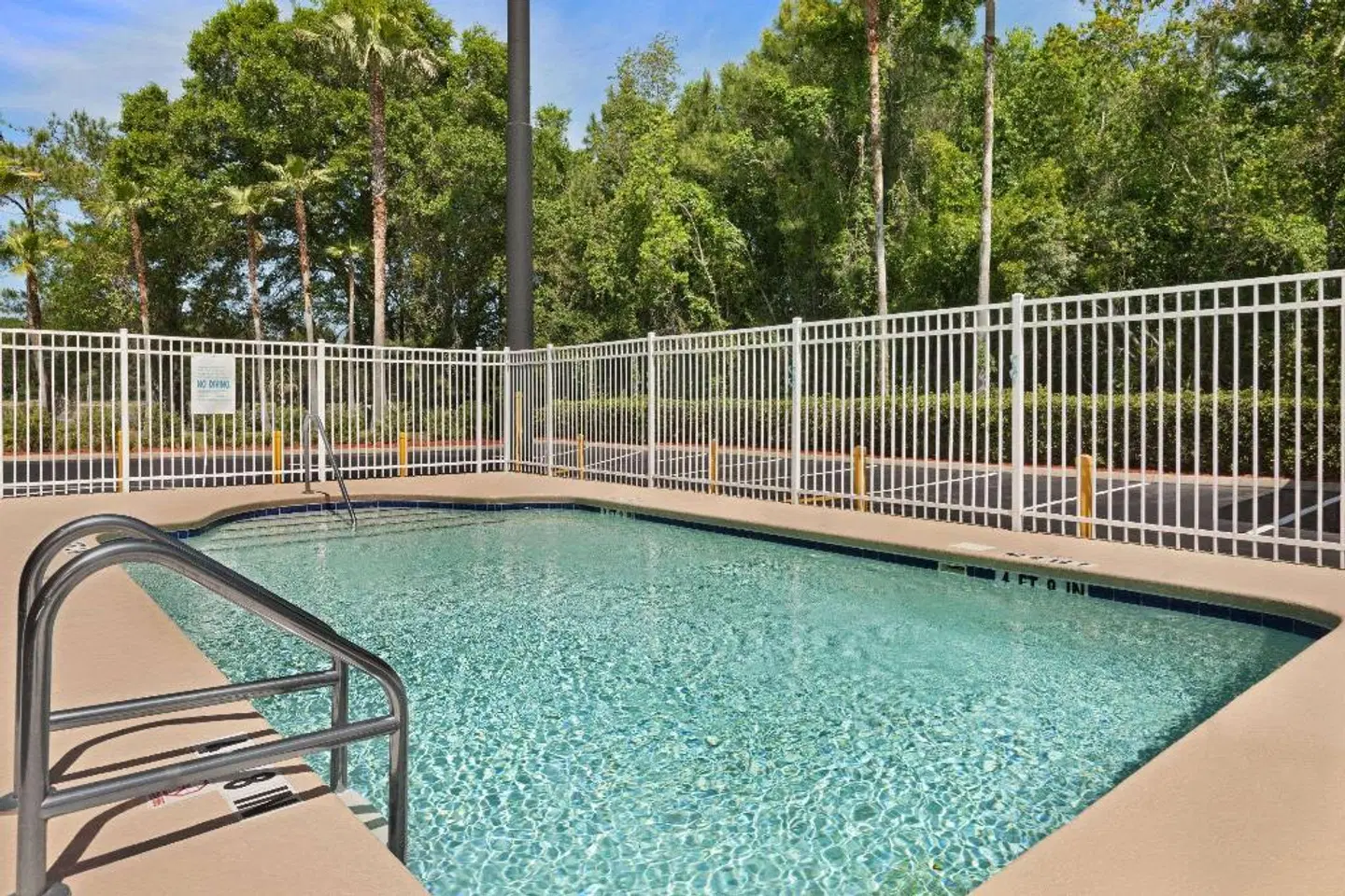 Days Inn by Wyndham Orange Park/Jacksonville OUTDOOR_POOL