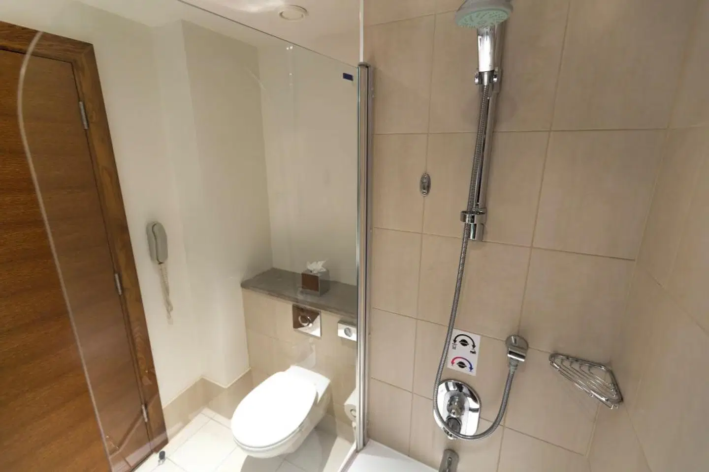 Hilton London Canary Wharf Badezimmer