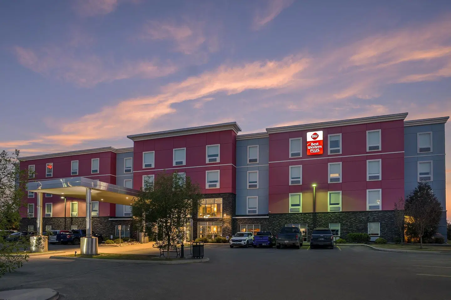 Best Western Plus Airport Inn & Suites EXTERIOR