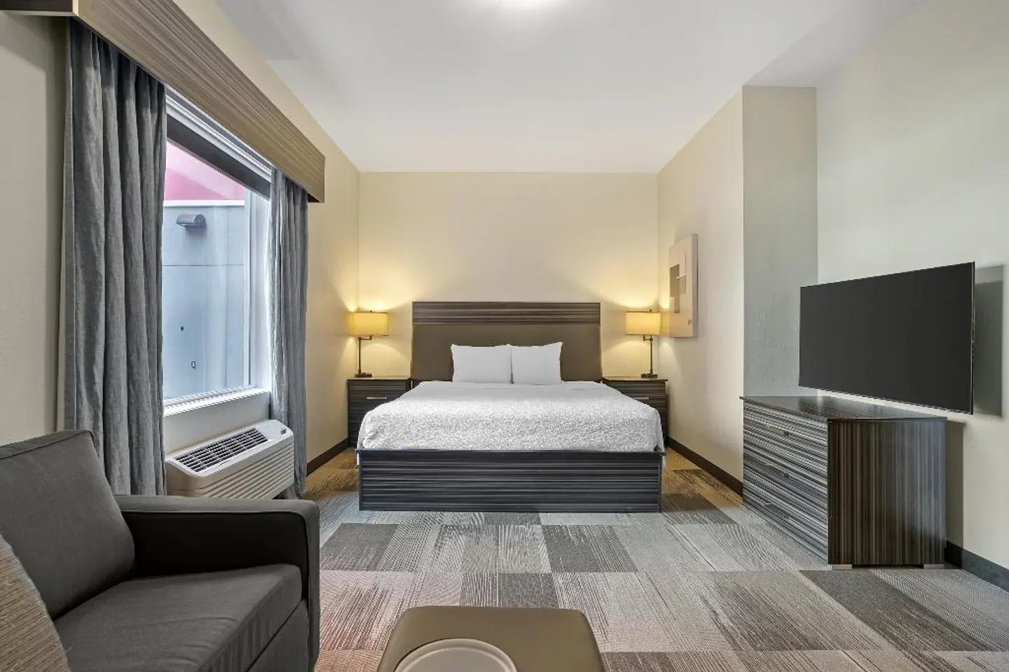 Best Western Plus Airport Inn & Suites ROOM_EXAMPLE