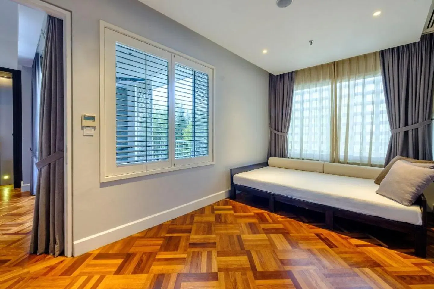 Lone Pine Hotel ROOM_EXAMPLE