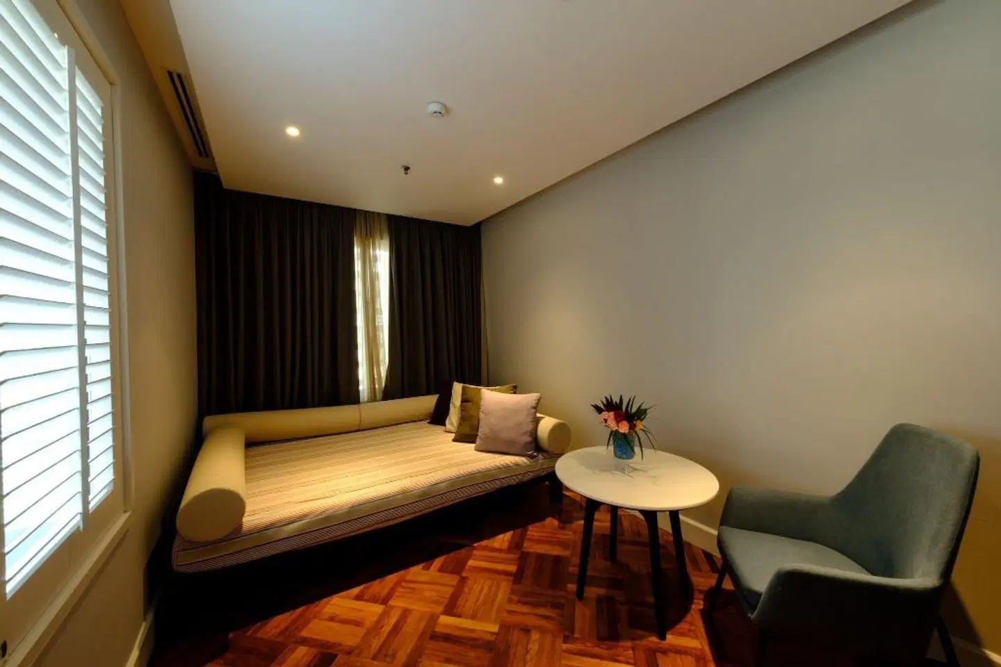 Lone Pine Hotel ROOM_EXAMPLE