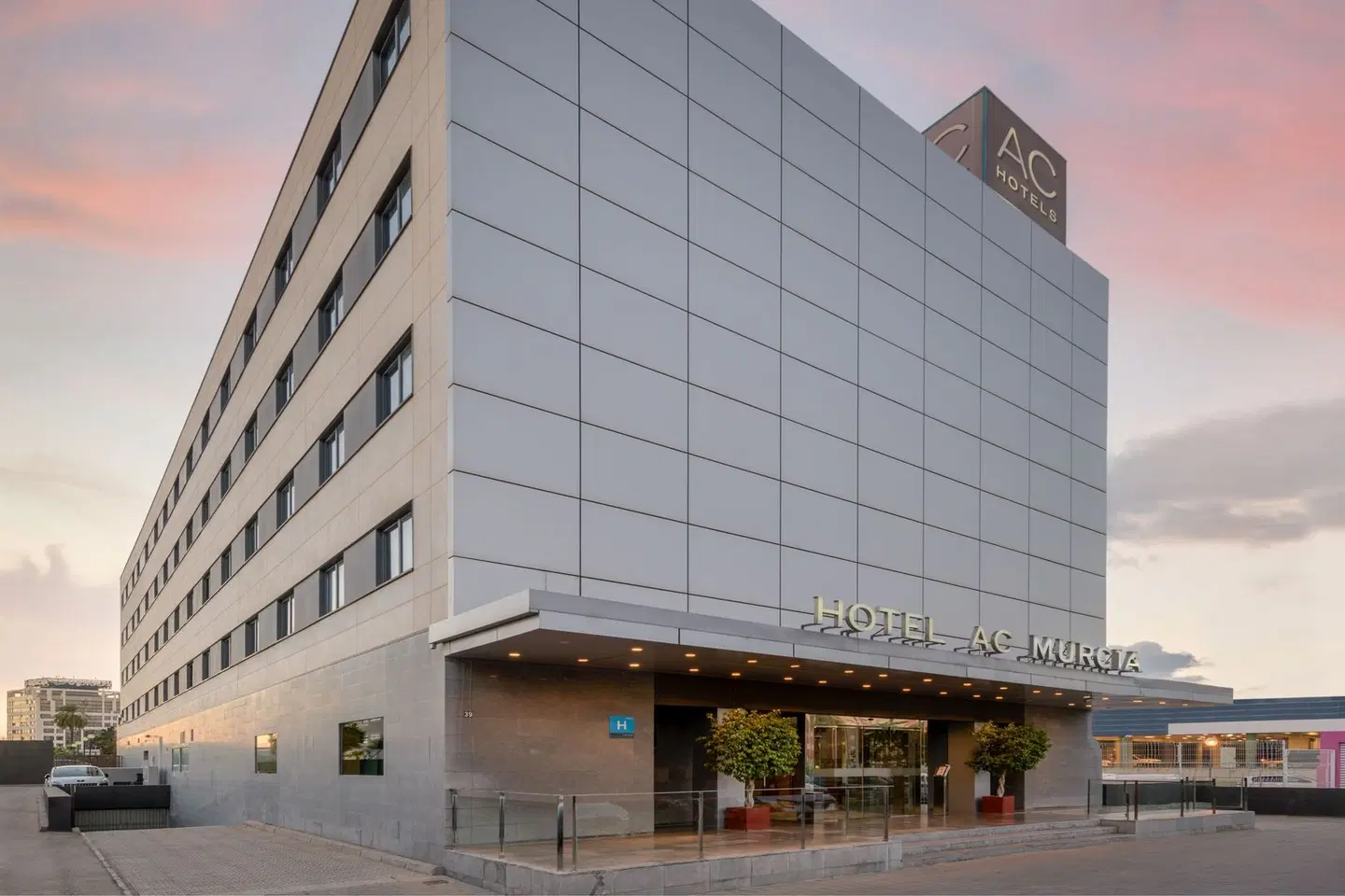 AC Hotel by Marriott Murcia EXTERIOR