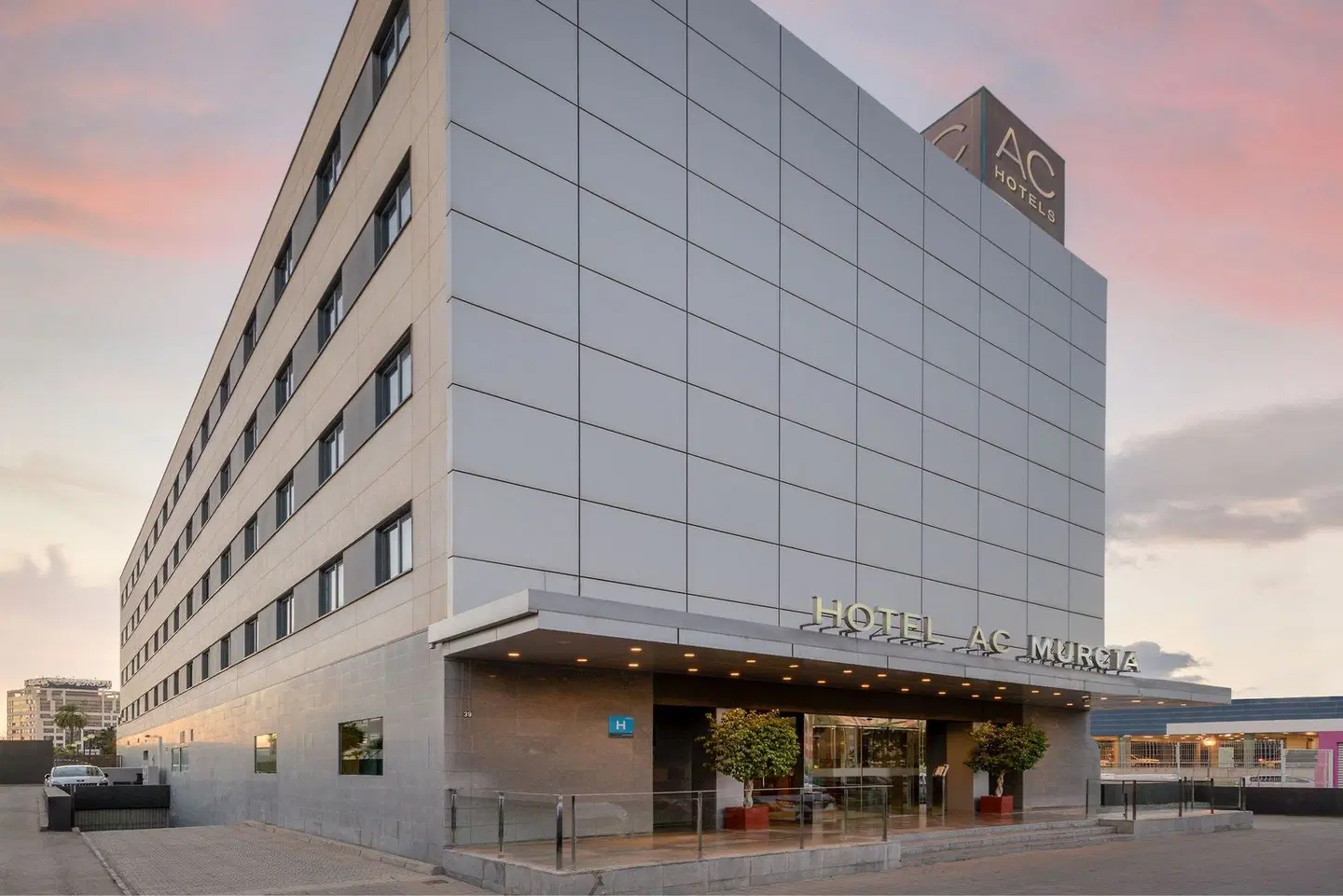 AC Hotel by Marriott Murcia EXTERIOR