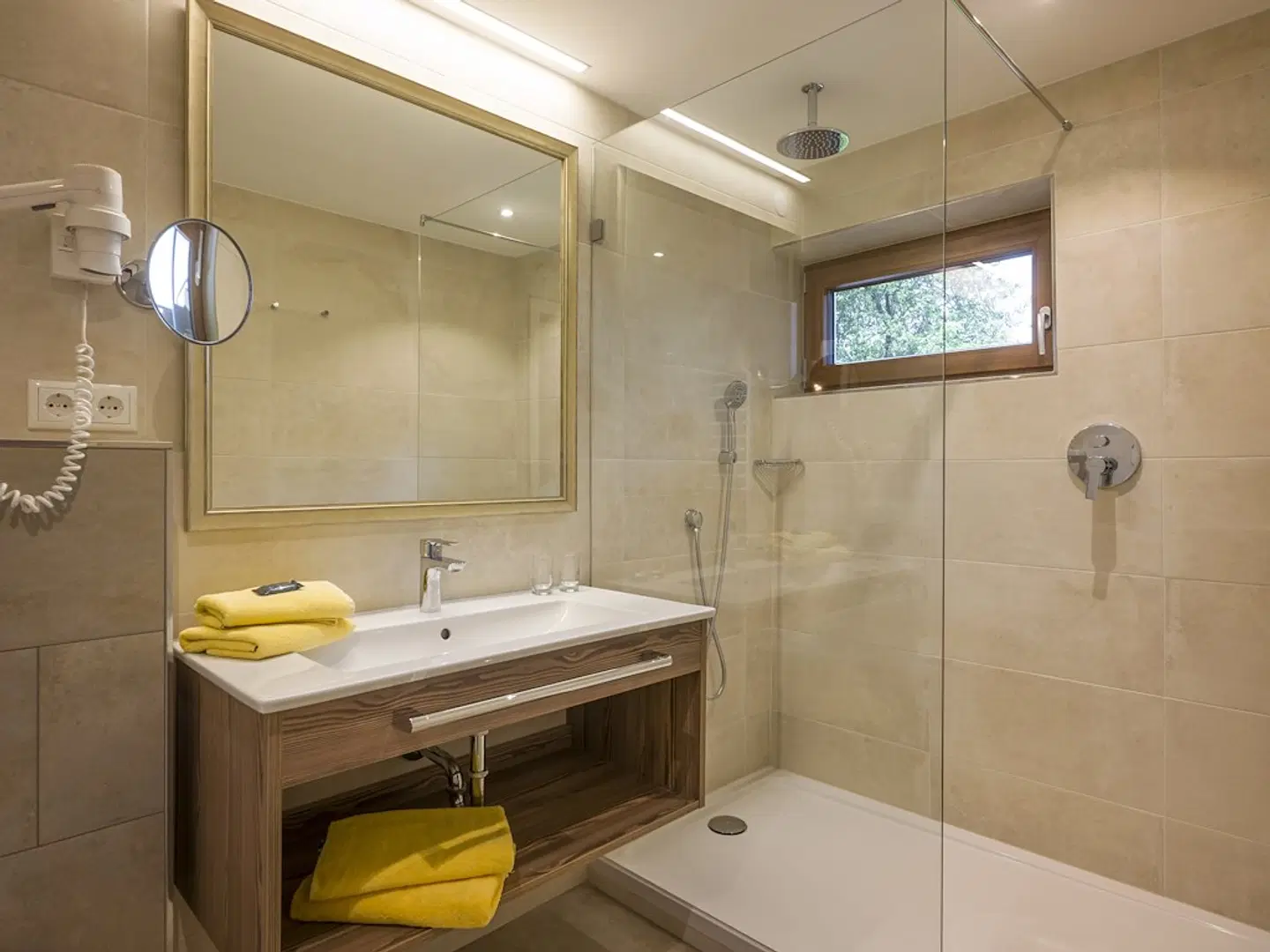 Hotel-Gasthof zur Schönen Aussicht BATHROOM