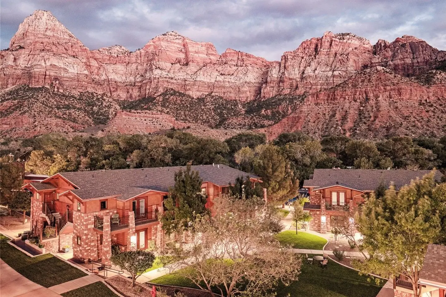 Cable Mountain Lodge TERRACE