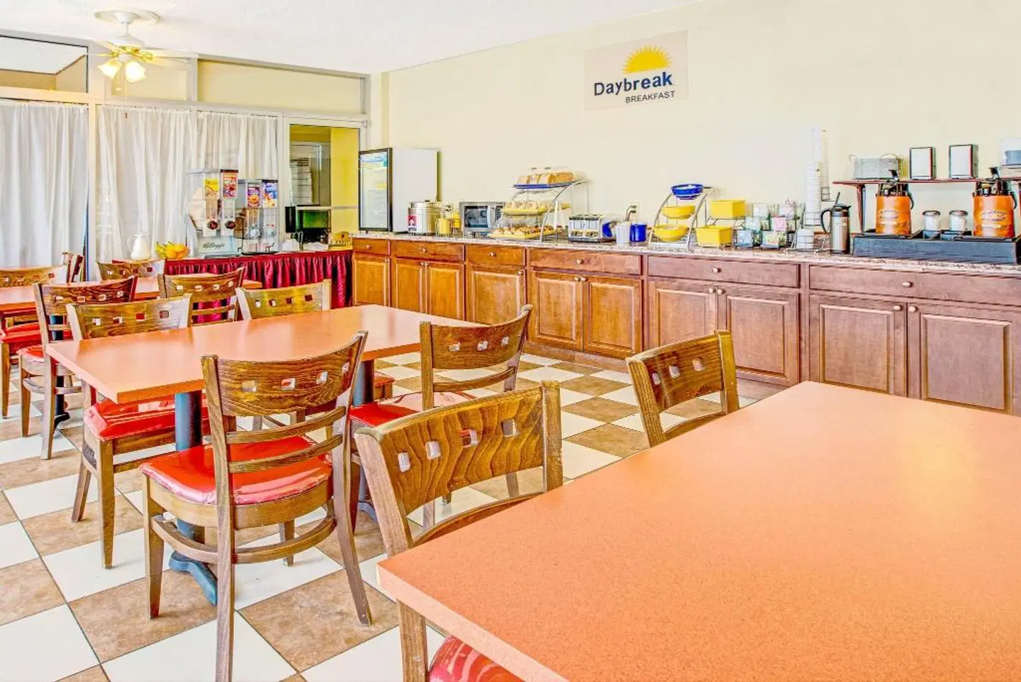 Days Inn by Wyndham Alexandria South BAR