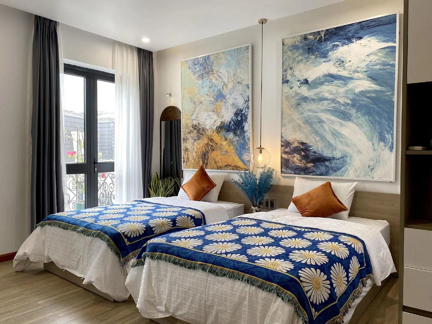 Hue Crown Boutique Hotel ROOM_EXAMPLE