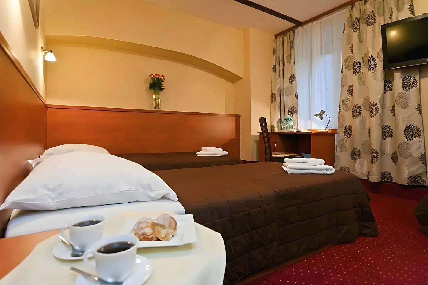 Maksymilian ROOM_EXAMPLE