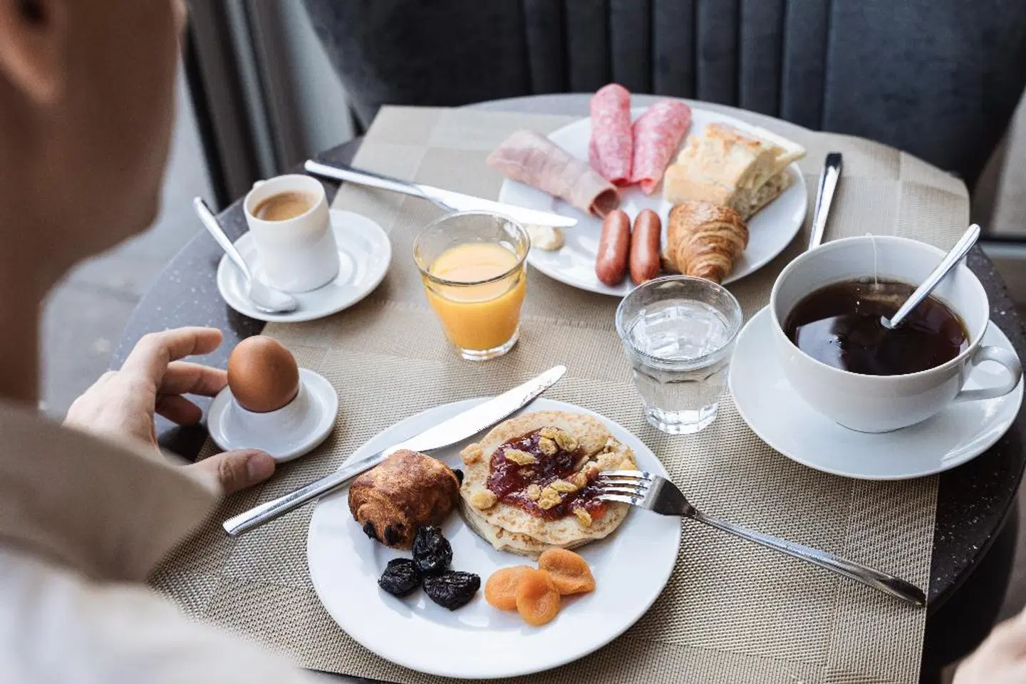 Eiffel Segur RESTAURANT