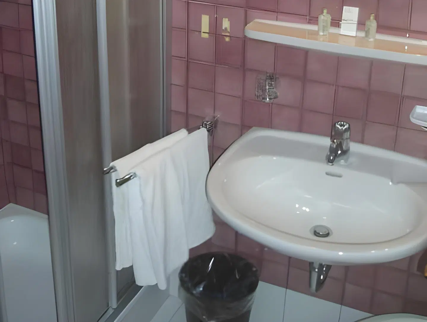 Lichtenstern BATHROOM