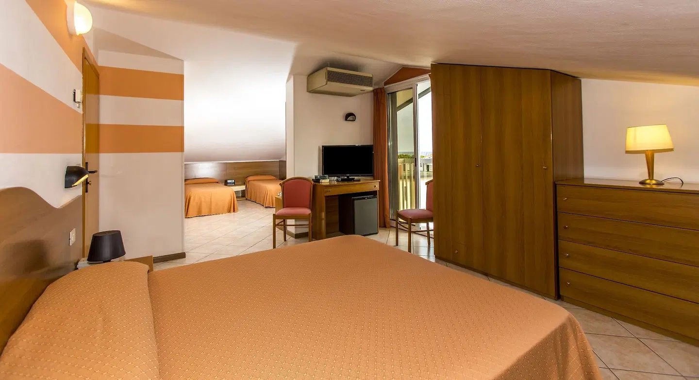 Touring ROOM_EXAMPLE