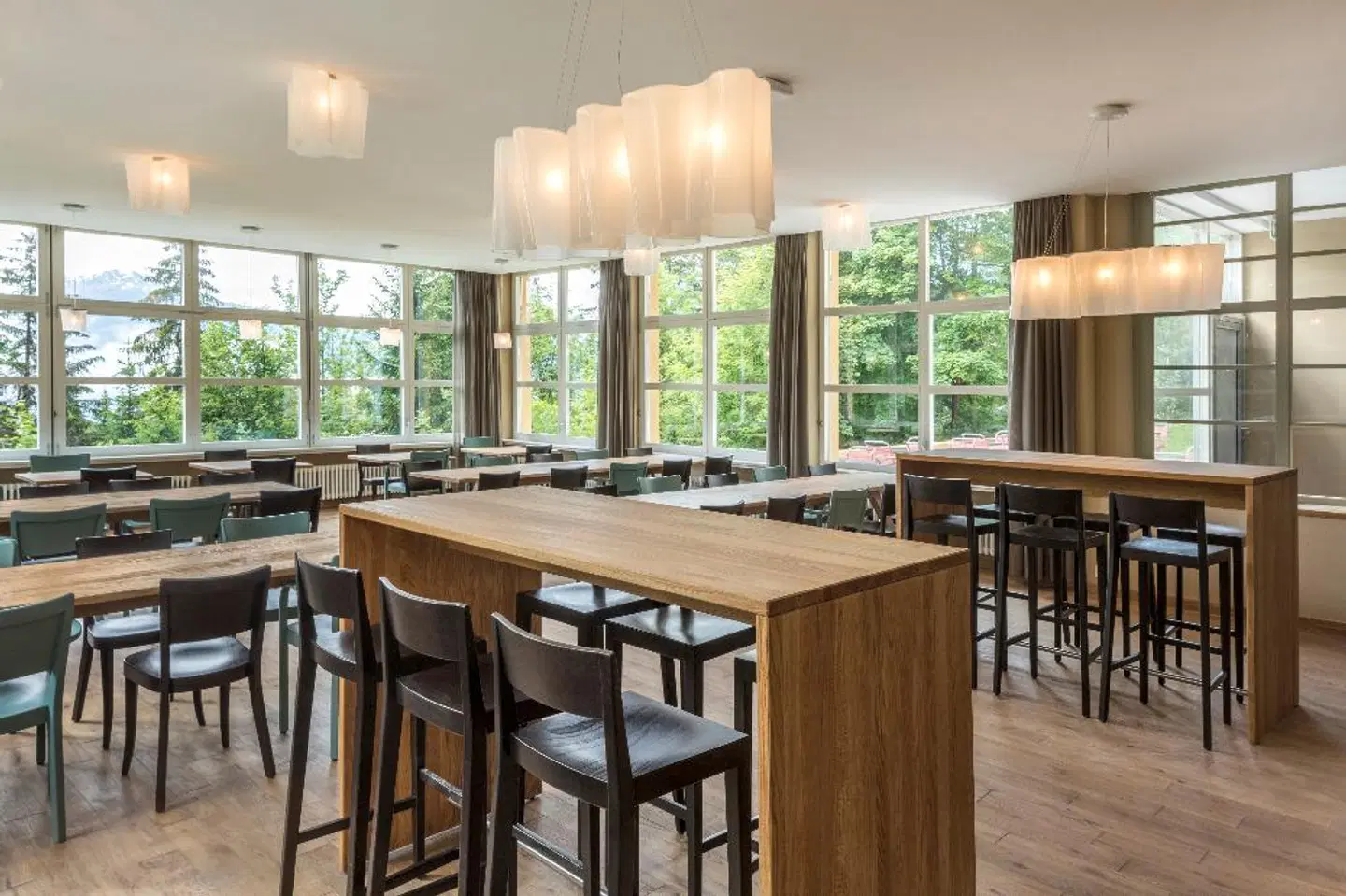 Crans-Montana Youth Hostel Bar