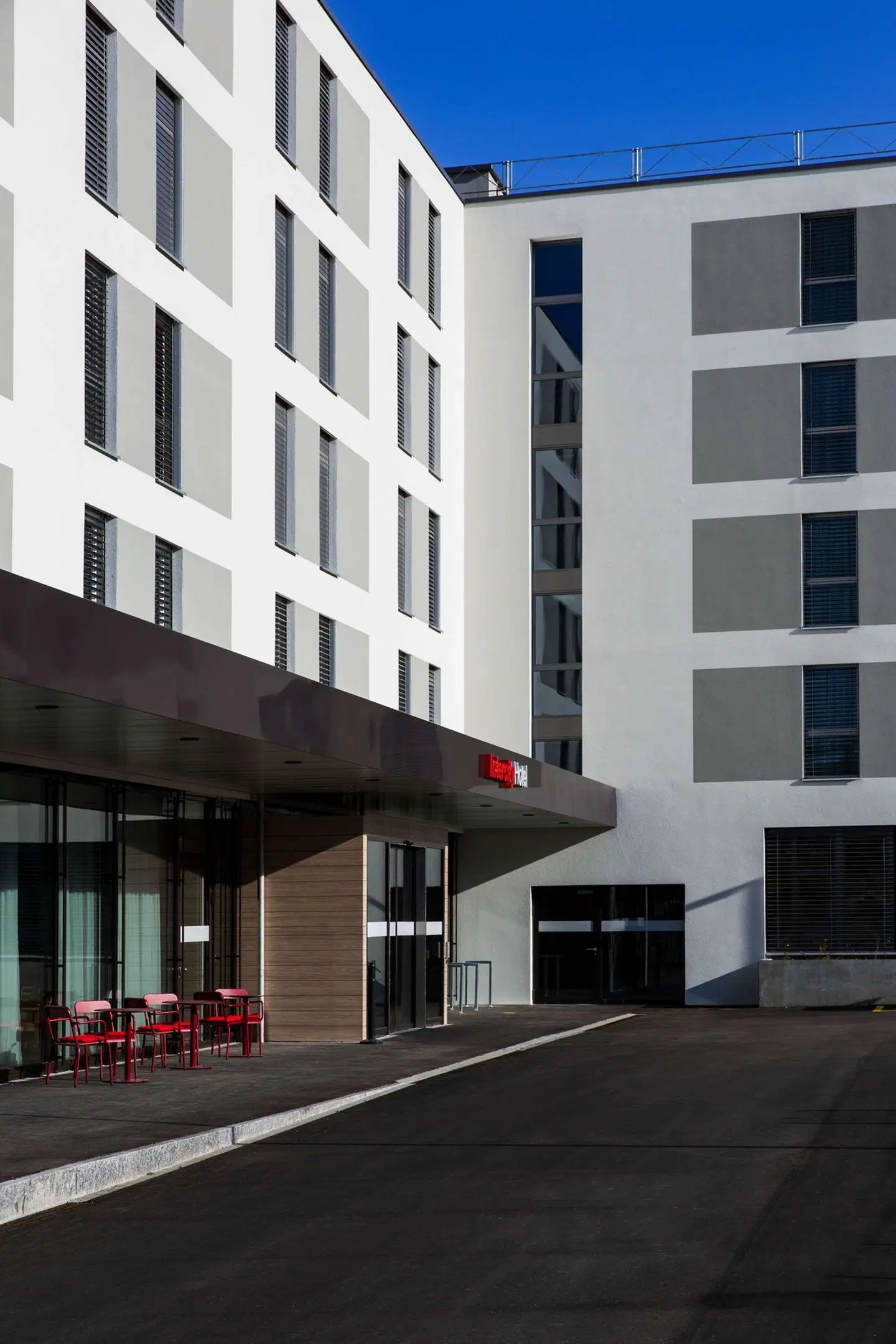 IntercityHotel Zuerich Airport EXTERIOR