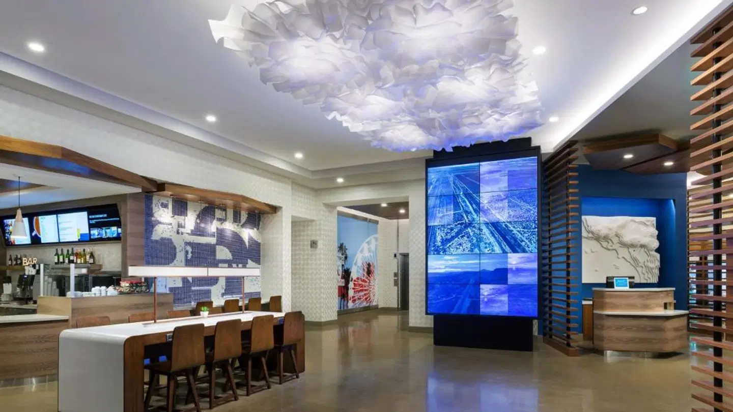 Courtyard by Marriott Santa Monica BAR