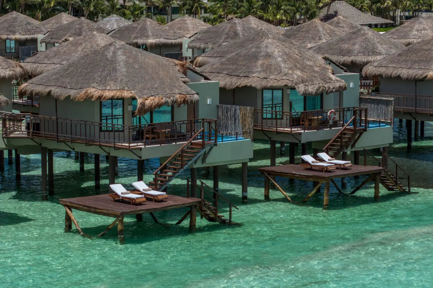 Palafitos Overwater Bungalows Terrasse