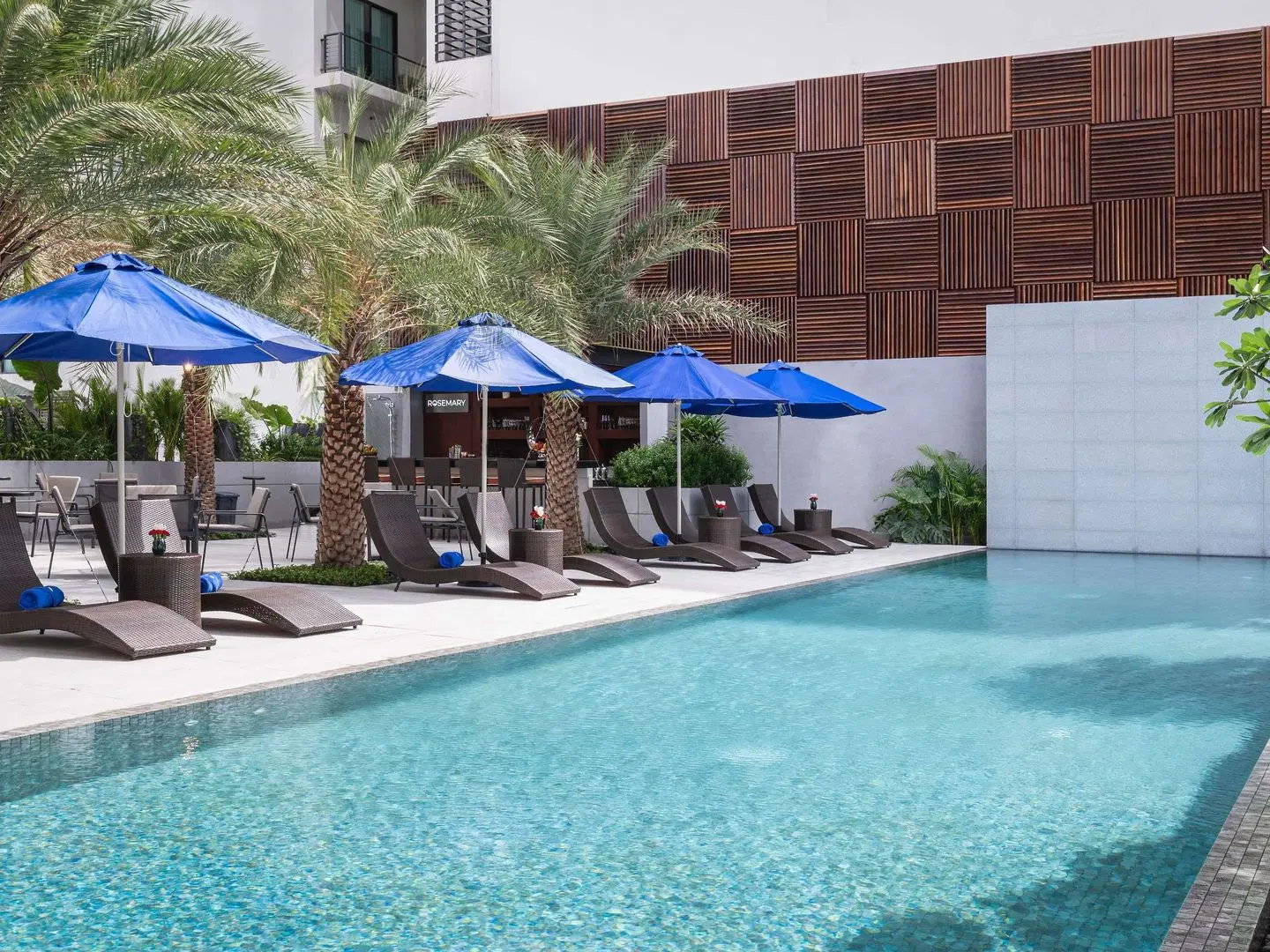 Novotel Phnom Penh Bkk 1 OUTDOOR_POOL