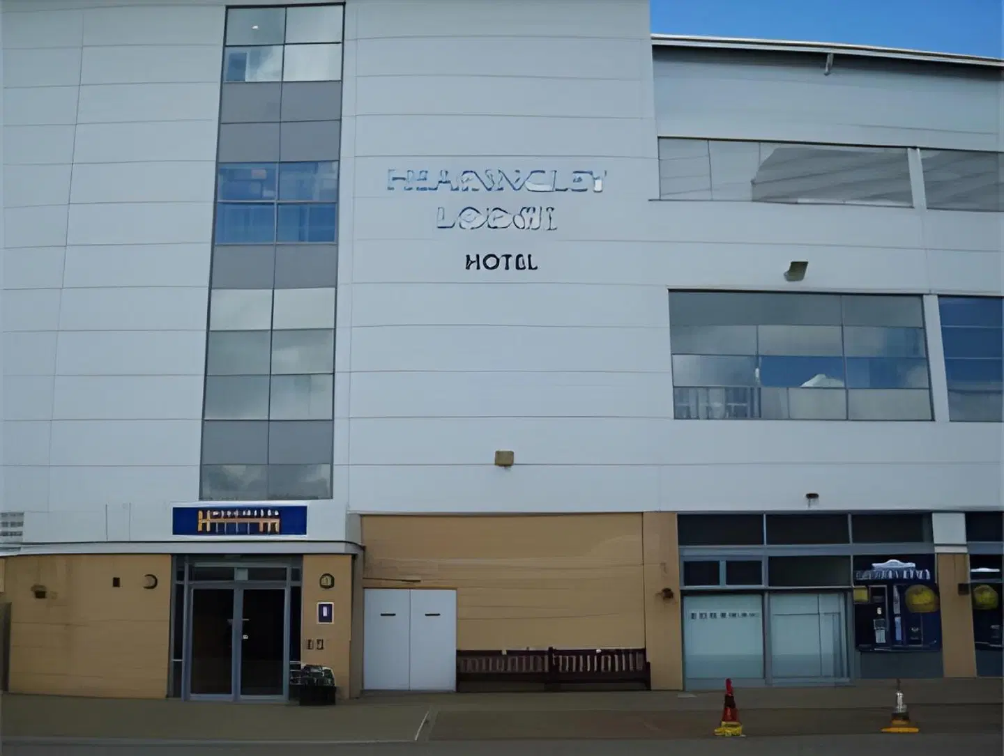 Headingley Lodge EXTERIOR